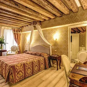 San Marco - Le Isole - Corte Coppo - Locande Pensión Venecia