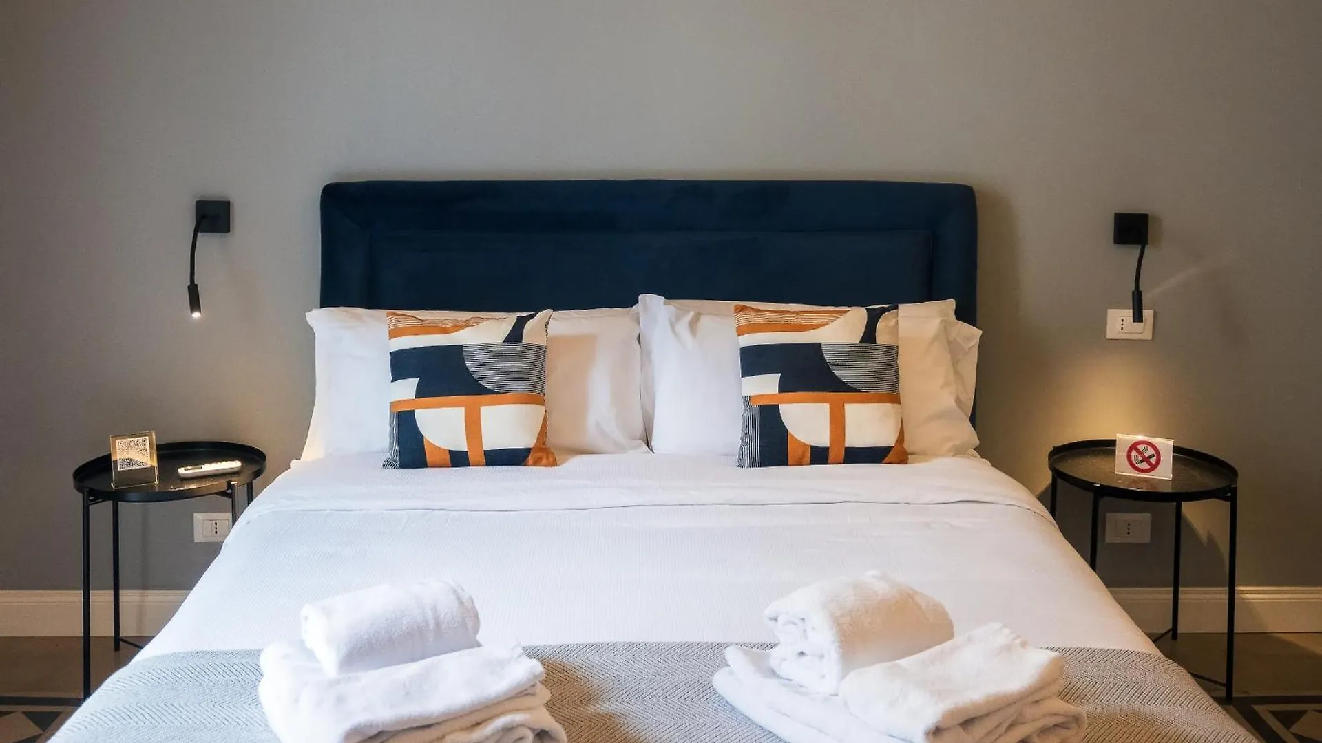 Casa Mo Room And Suite Palermo 3*,  Italy
