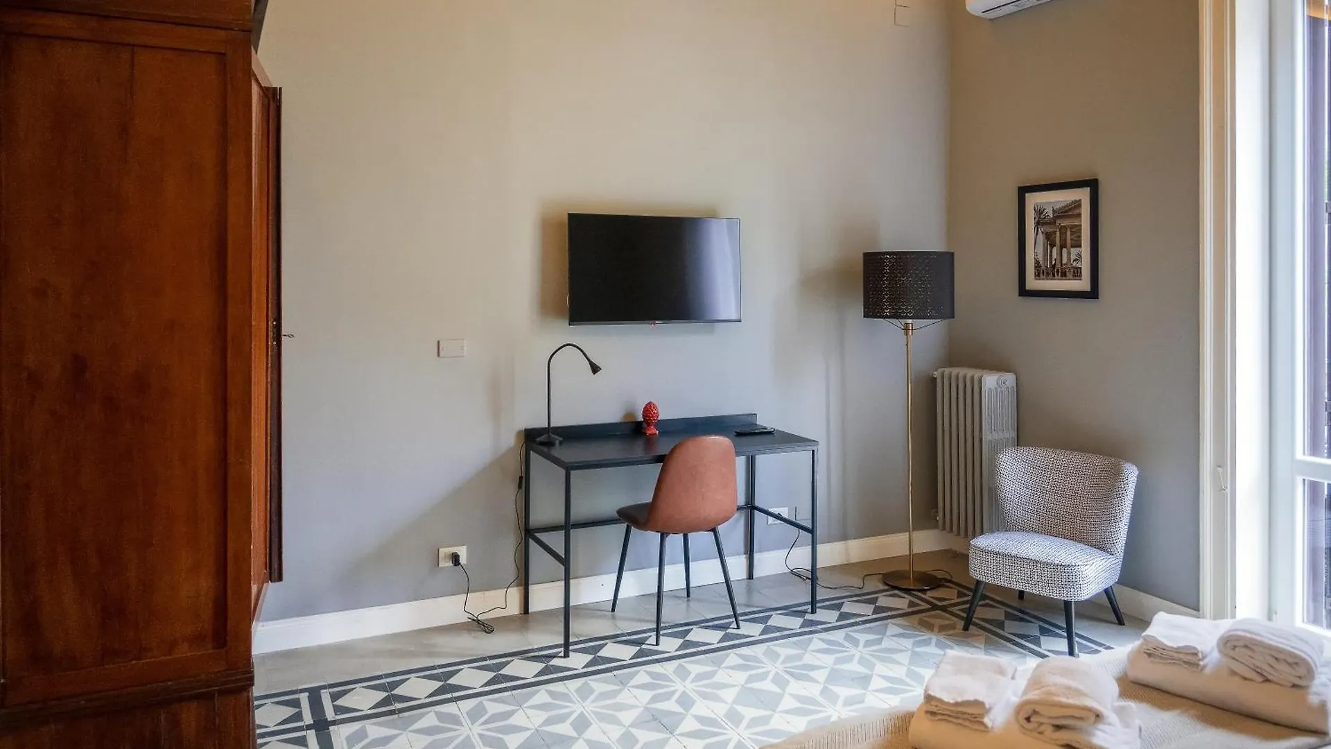 Casa Mo Room And Suite Palermo 3*,  Italy